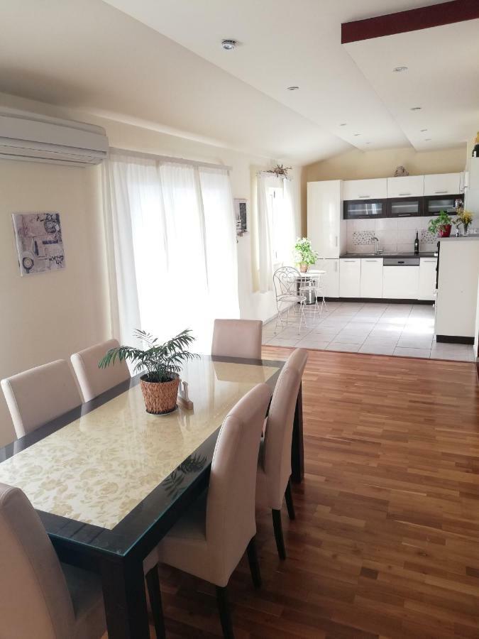 Apartment Bluebay Дуги-Рат Экстерьер фото